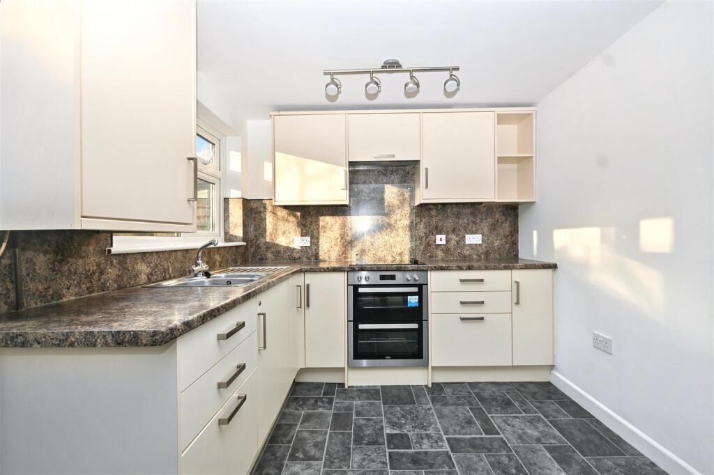 Priory Road, Eastbourne photo 3
