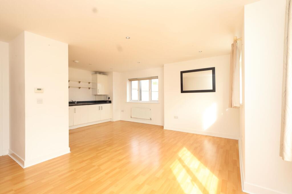Apartment in Brighton - More