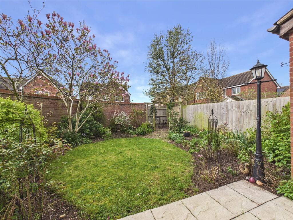 Pear Tree Way, Crowle, Worcester, Worcestershire, WR7 photo 4