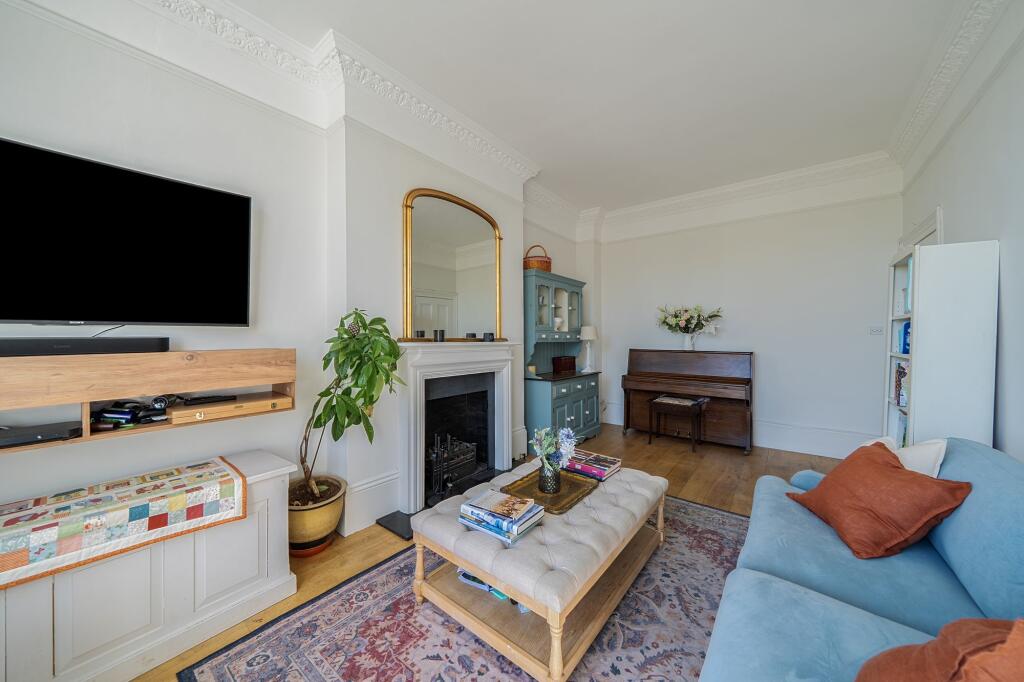 Apartment in London - More