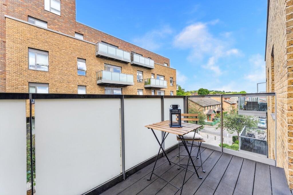 Apartment in London - View 2