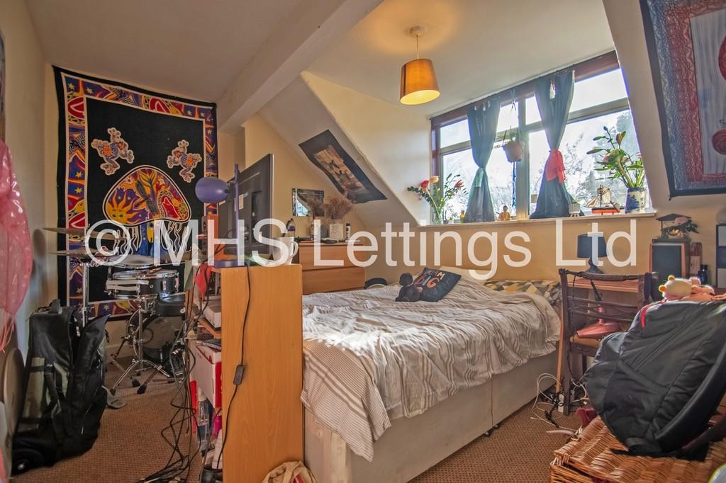 7 bedroom semi-detached house for rent