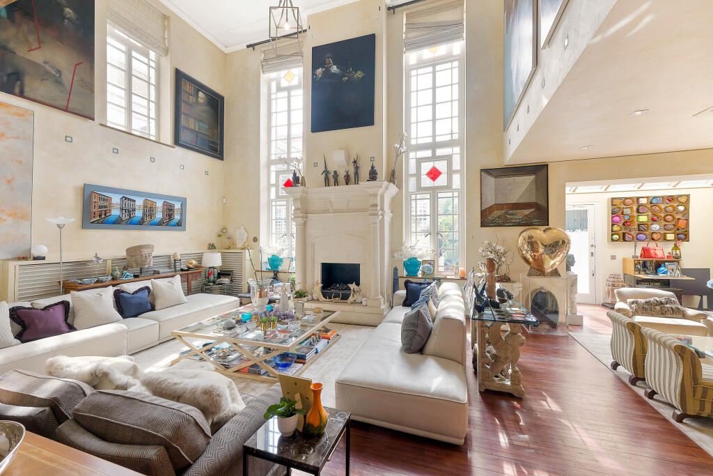 House in London - View 2