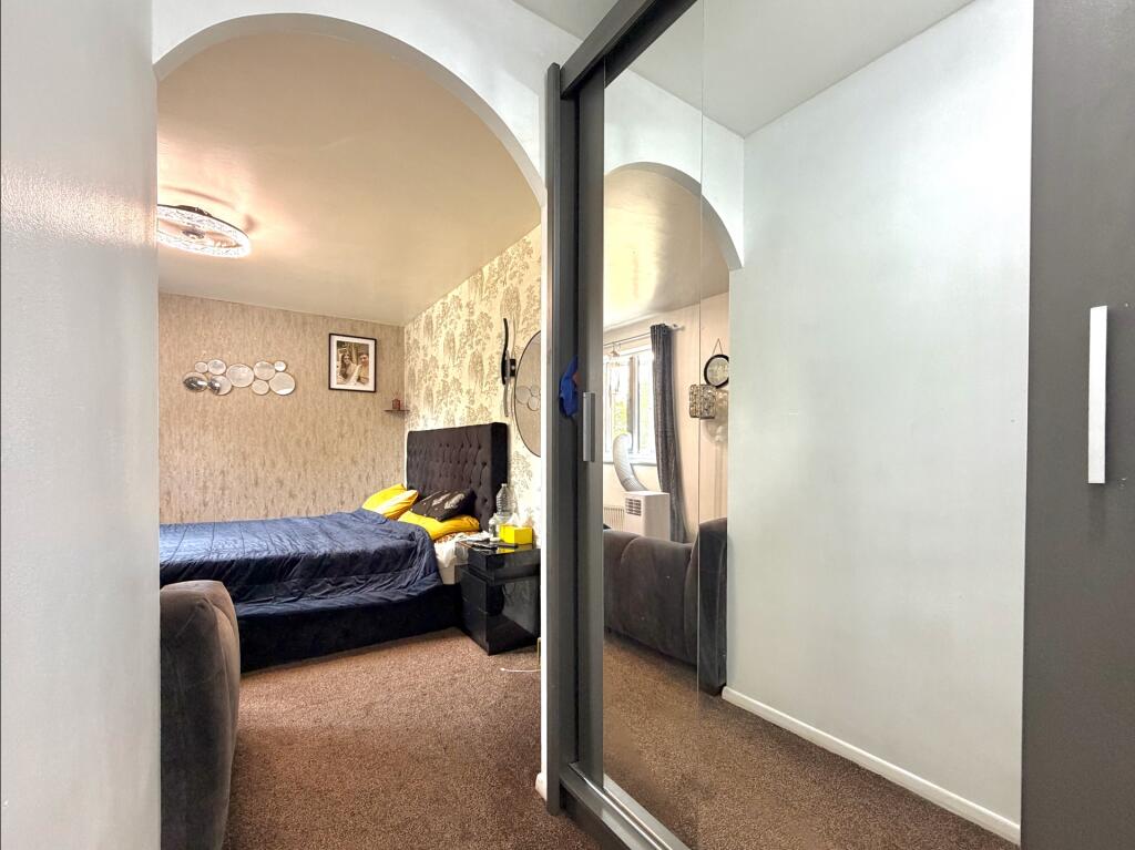 Apartment in Watford - More