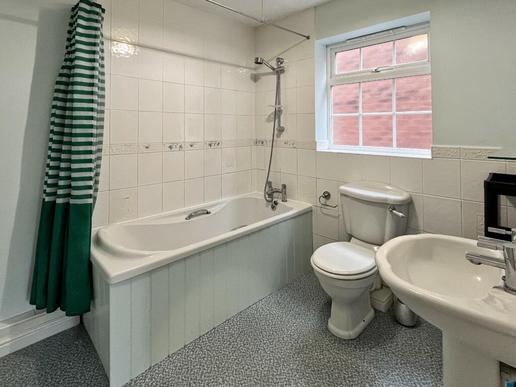 1 bedroom house share for rent