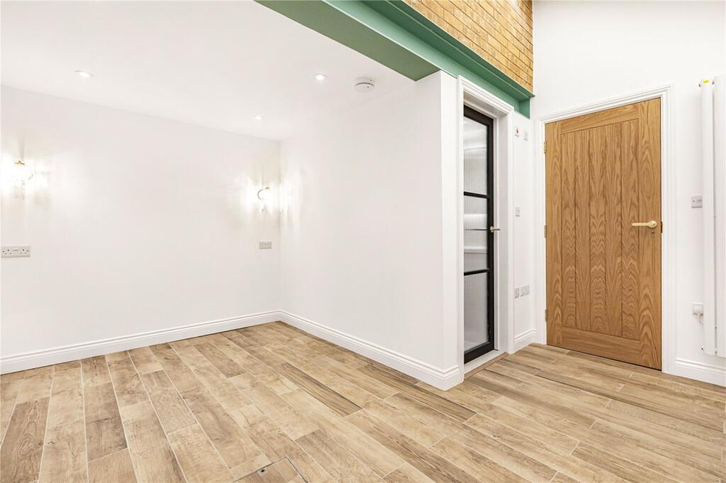 Apartment in London - View 5