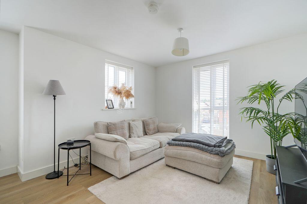 Apartment in Rotherham, Waverley - View 4