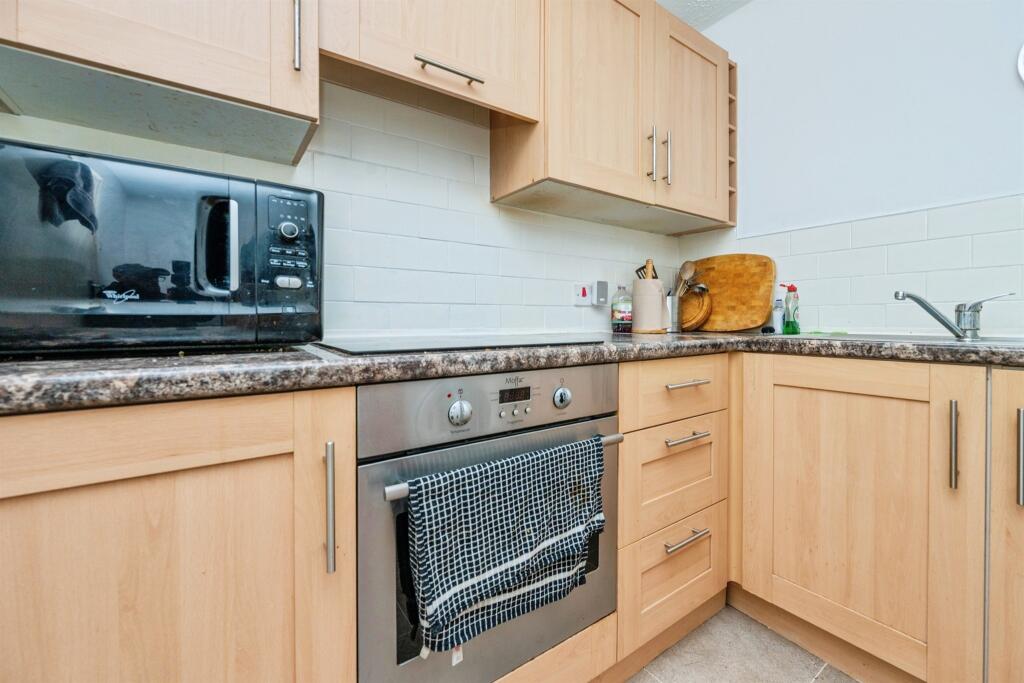 Wain Green, Long Meadow, Worcester - View 5