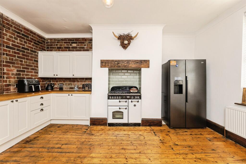 House in Wakefield - View 4