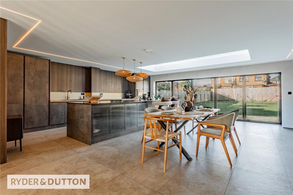 Main image of property: Hartshead Crescent, Woodhouses, Failsworth, Manchester, M35