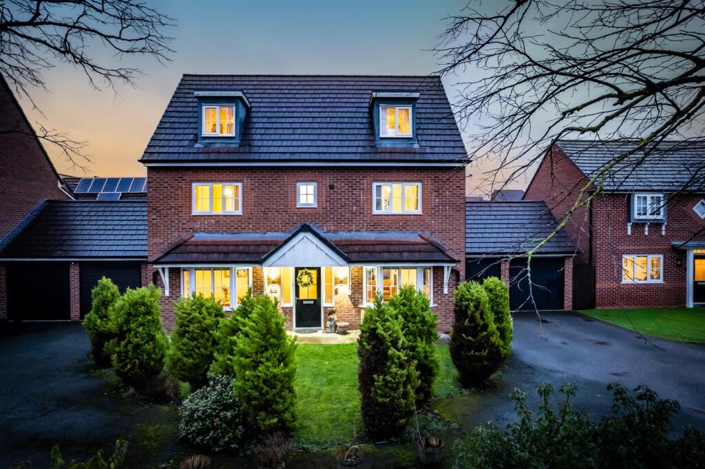 Main image of property: 19 Stubbs Lane, Lostock Gralam, CW9 7FQ