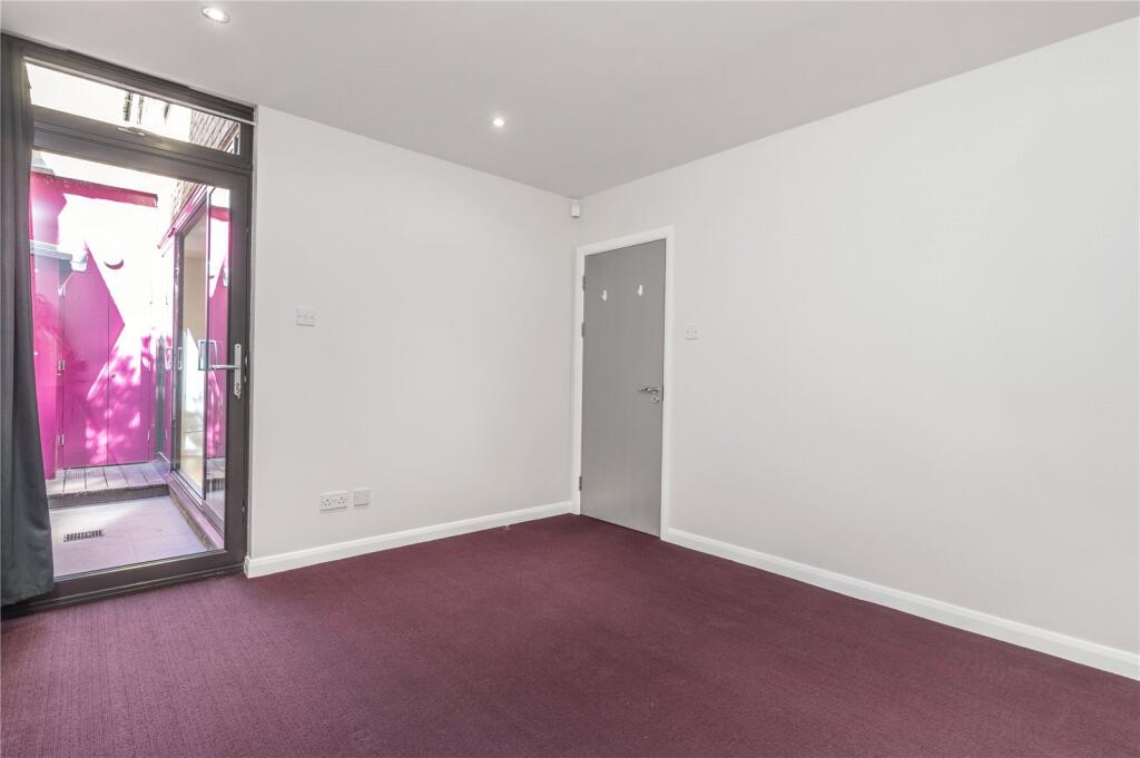 Apartment in London - More
