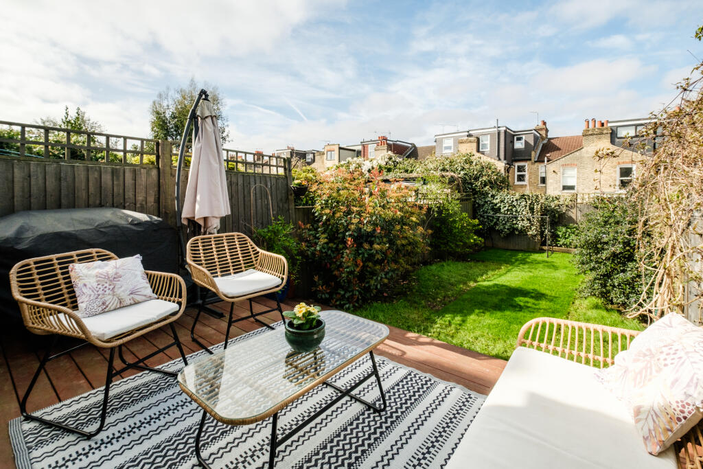 House in London - View 3