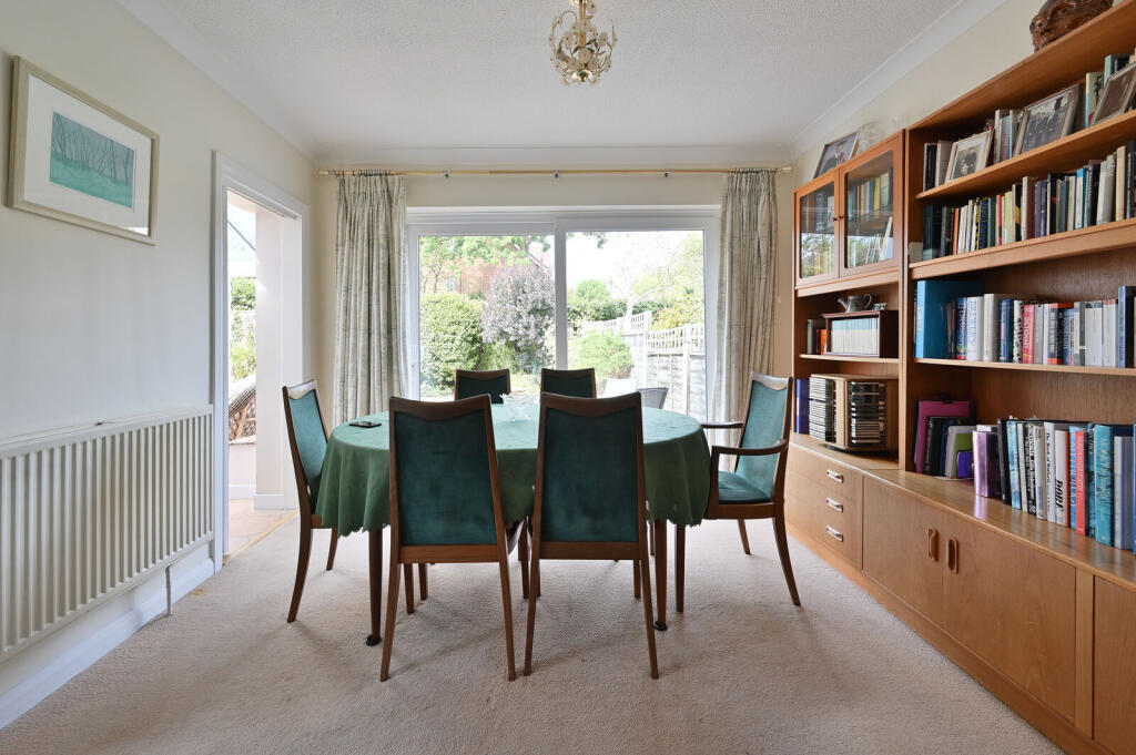House in Hertsmere, Hertfordshire - More