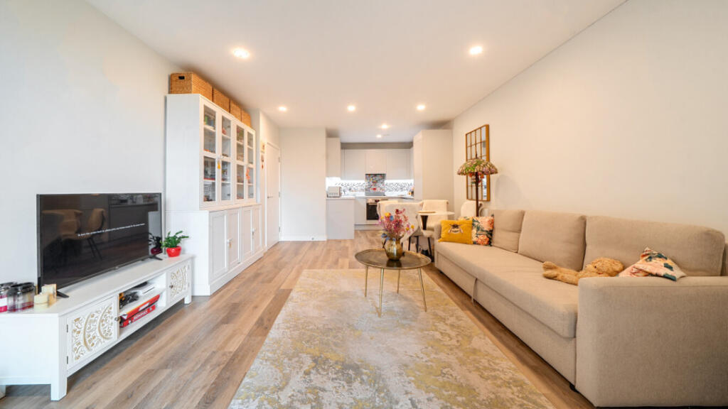 Apartment in London - View 3