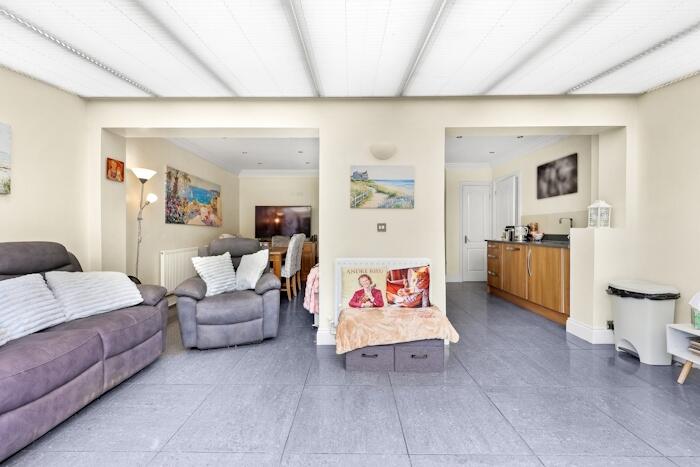 House in Epping Forest, Ongar - View 4