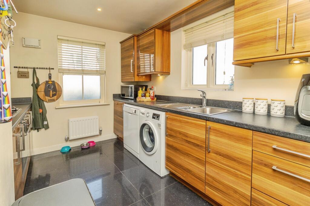 House in Milton Keynes, Great Linford - More