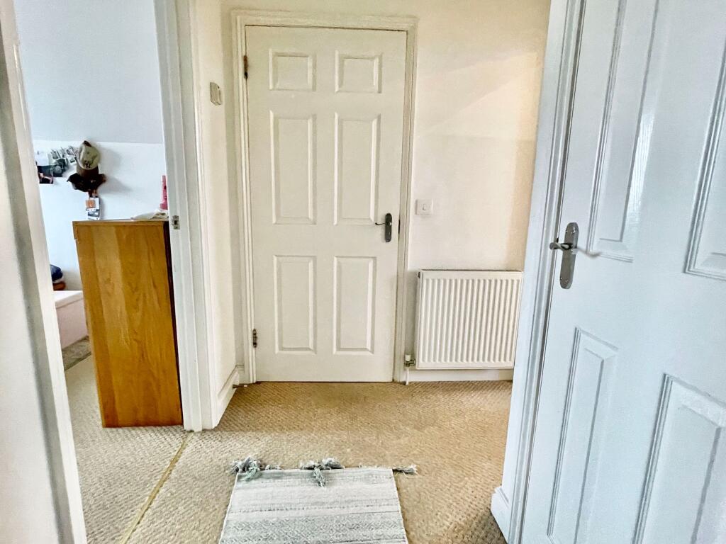Mill Hill Road, Francesca Court, PO31 - View 4