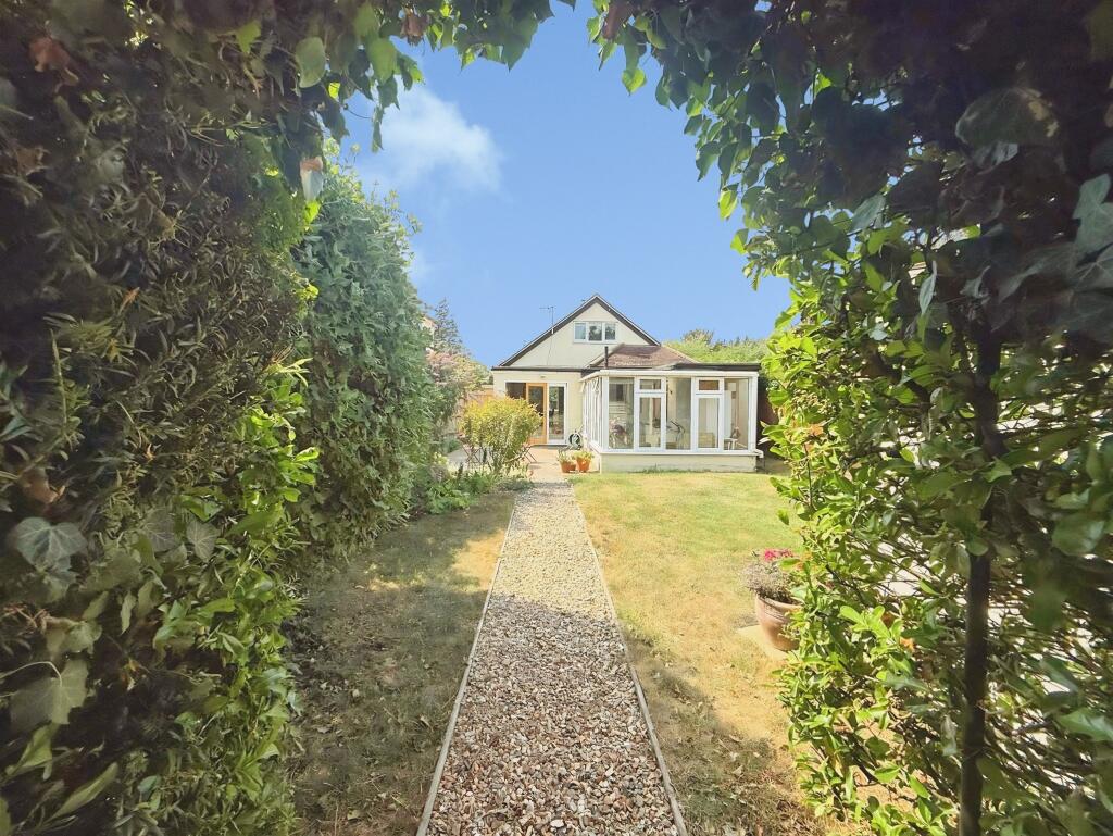 Main image of property: High Street, Girton, Cambridge