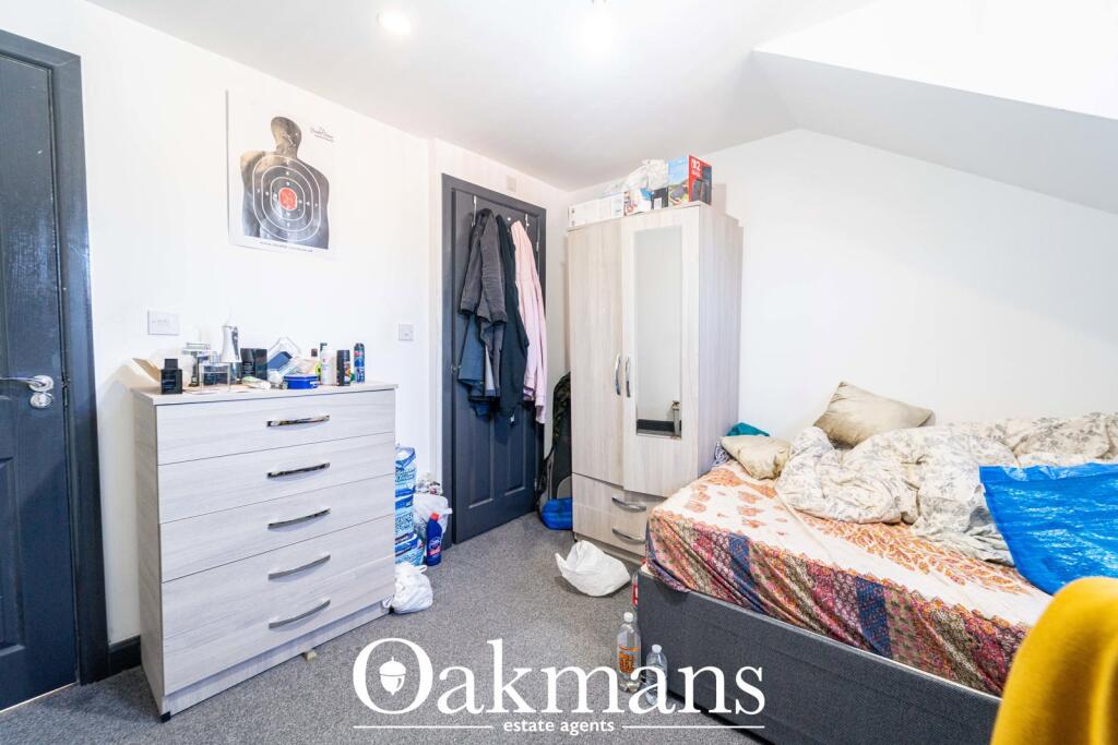 6 bedroom terraced house for rent