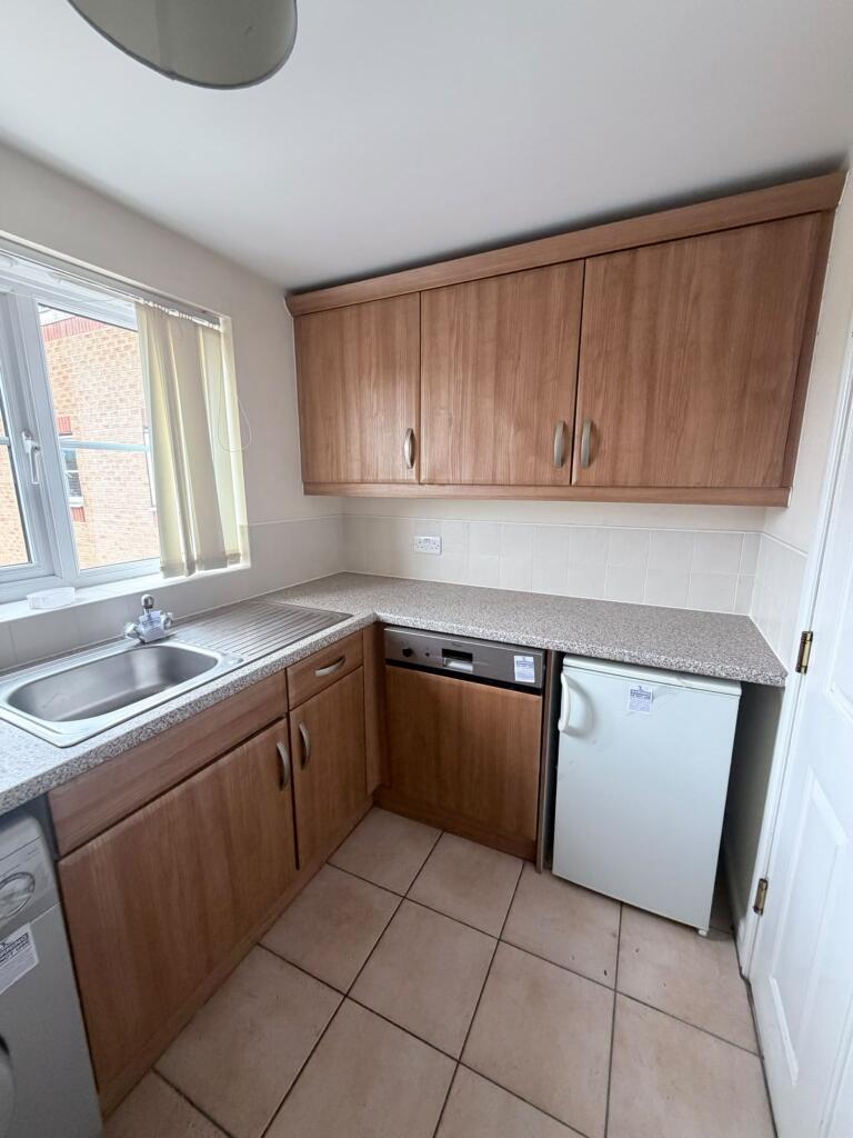 Thornway Drive, Ashton-Under-Lyne, OL7 photo 5