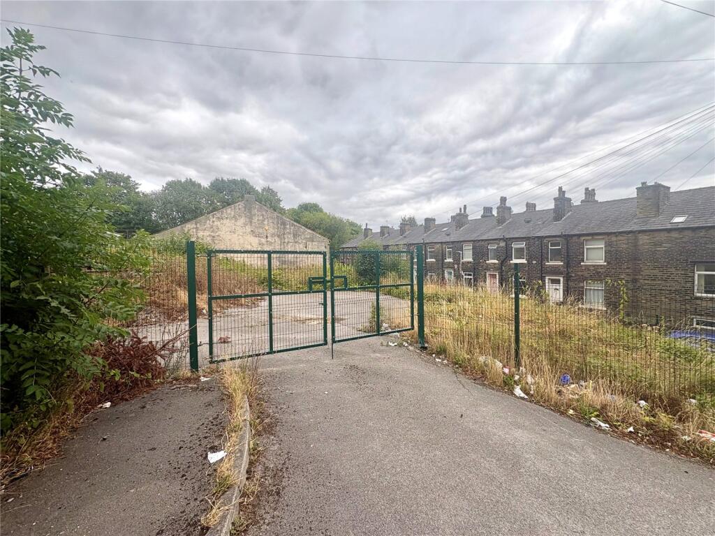 Range Lane, Halifax, West Yorkshire, HX3 - View 2