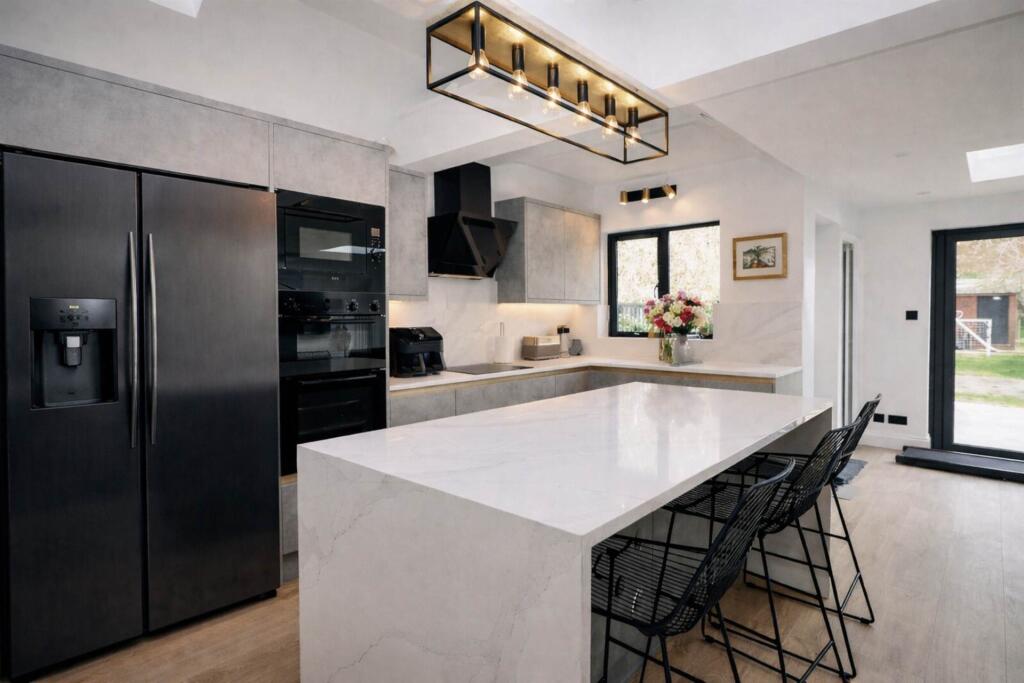 House in Watford - View 5