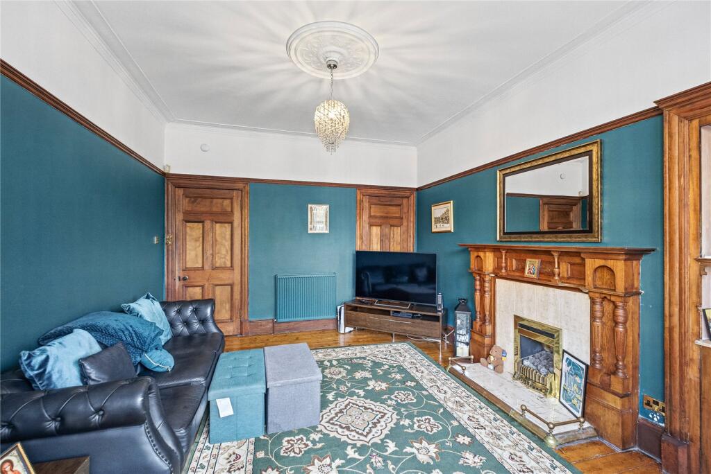 Apartment in Glasgow, New Cathcart, Mount Florida - View 2