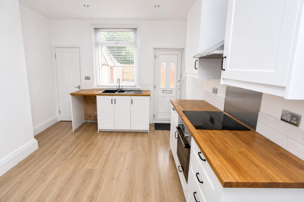 Ashgrove, Greengates, Bradford BD10 photo 4