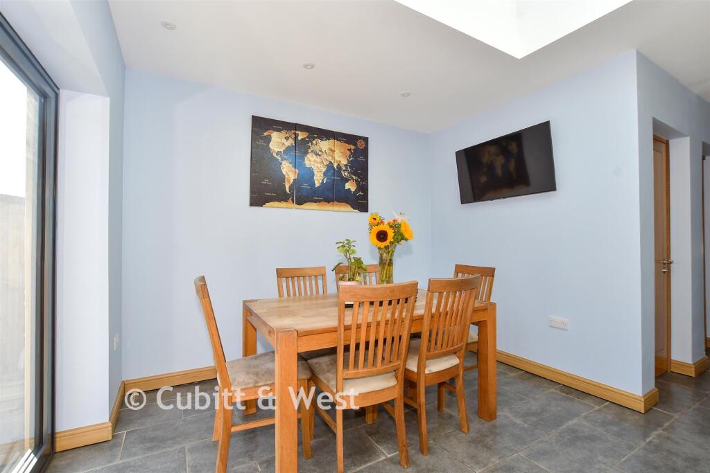 House in Reigate and Banstead, Surrey - View 5