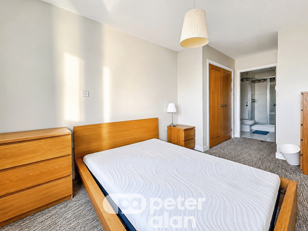 Apartment in Cardiff - More
