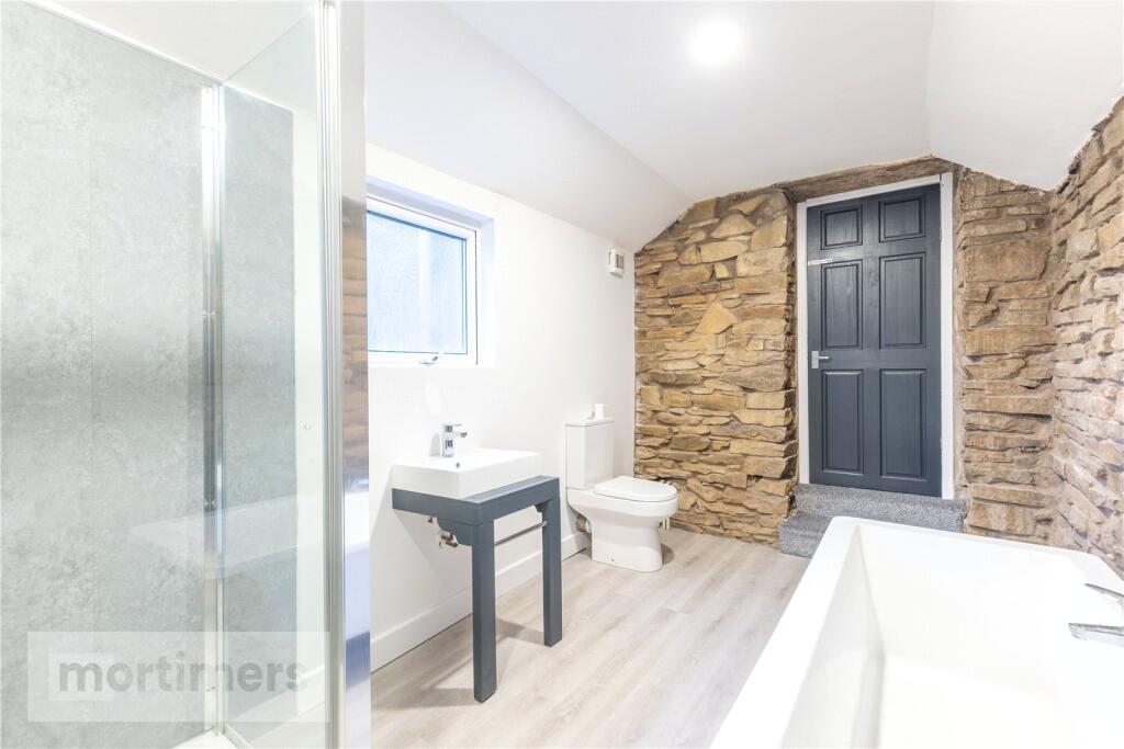 House in Hyndburn, Oakenshaw - View 3