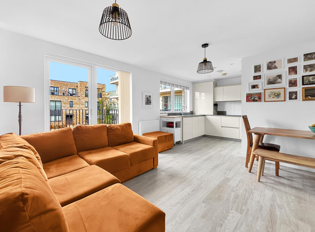Apartment in Cambridge, Trumpington - View 5