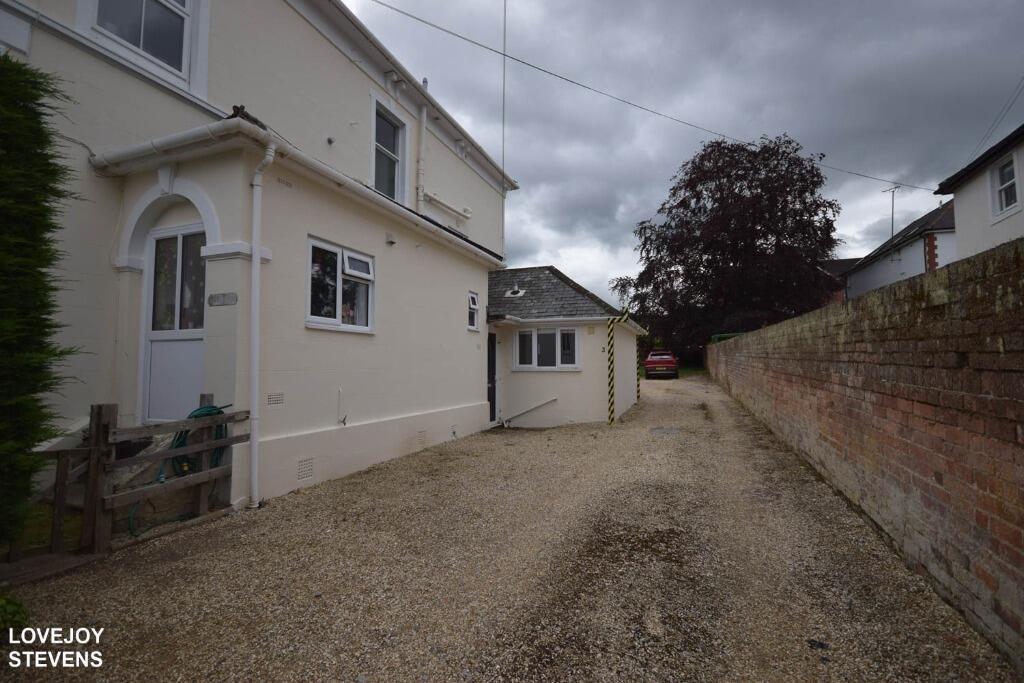 Main image of property: 3 Porchester Road, Newbury, RG14