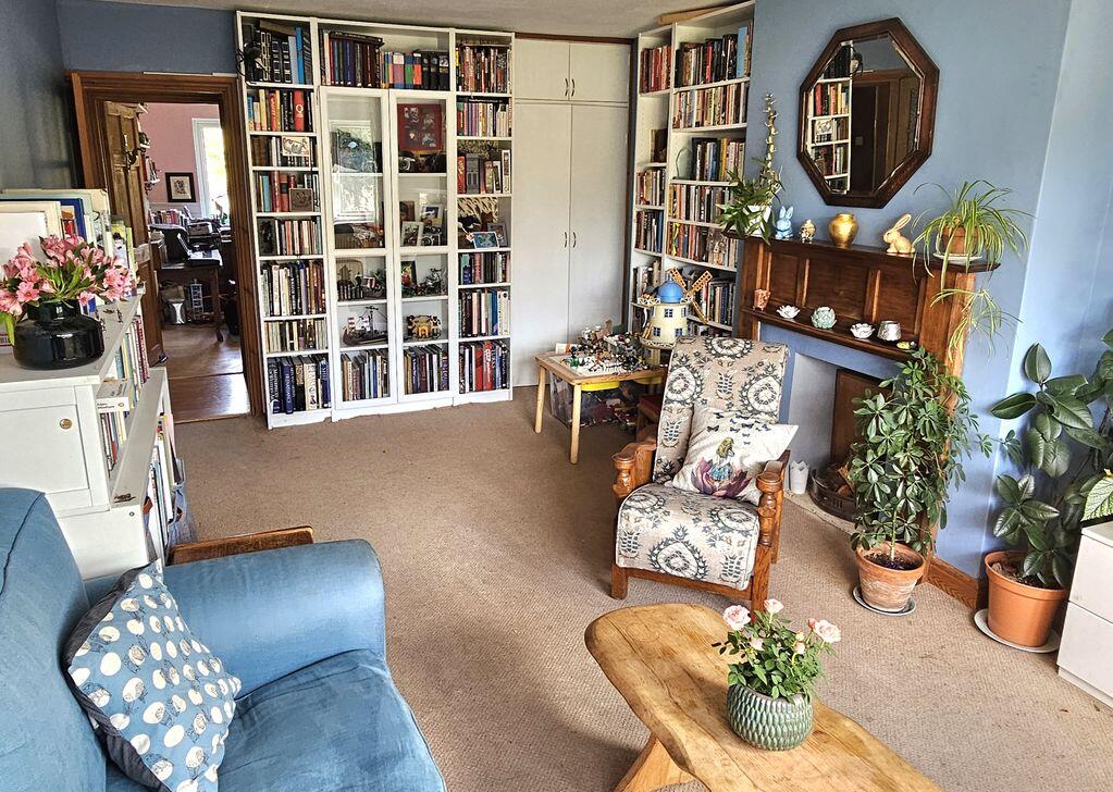 House in Newport - View 4