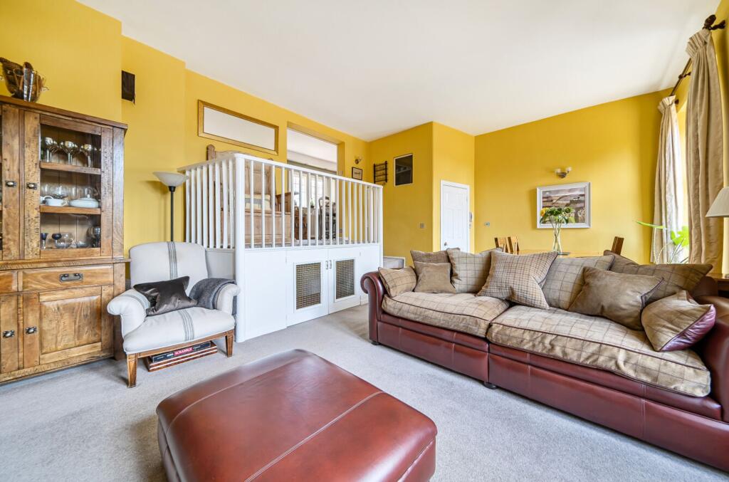 Apartment in Redhill - More
