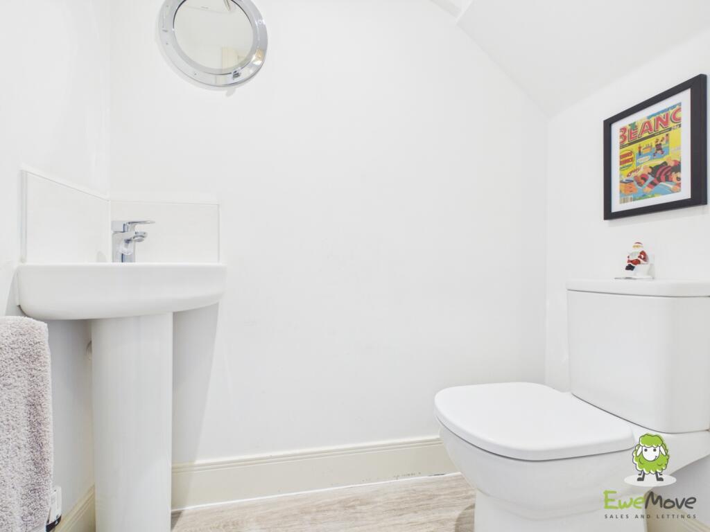 House in Basingstoke and Deane, Longacre, Kempshott Park - View 6