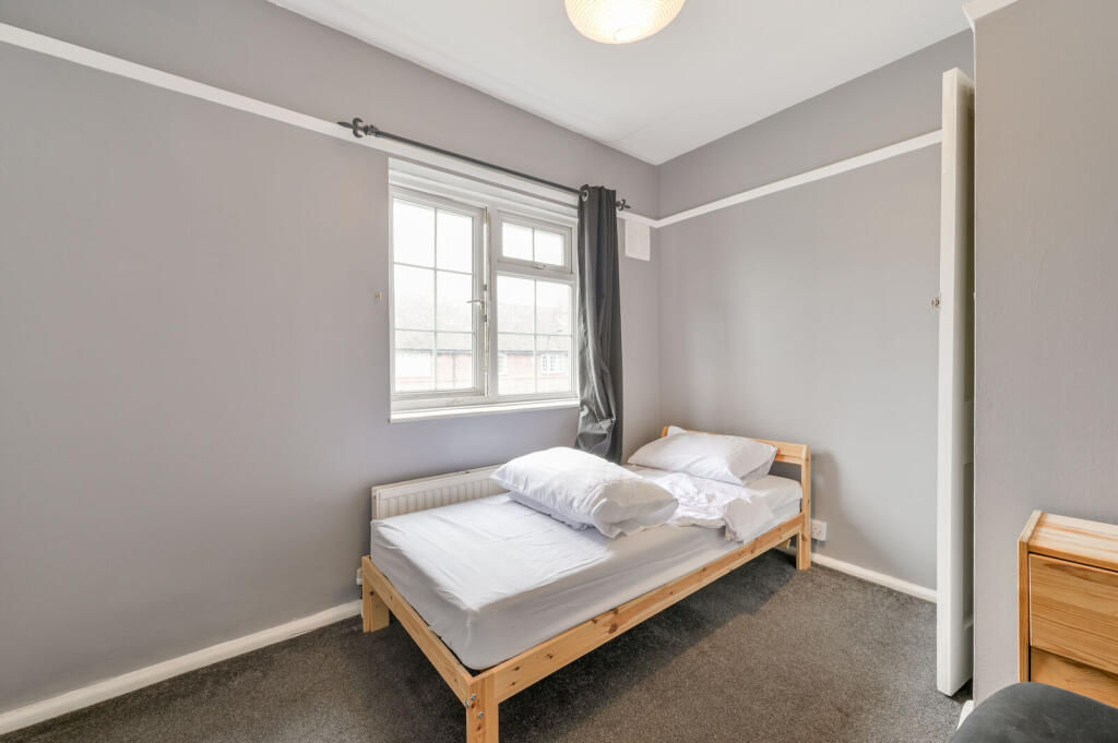 House in London - View 5