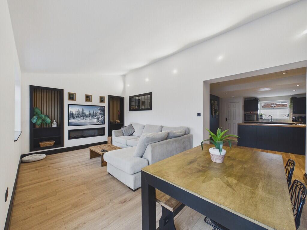 Gullingwood Drive, Thrybergh photo 3