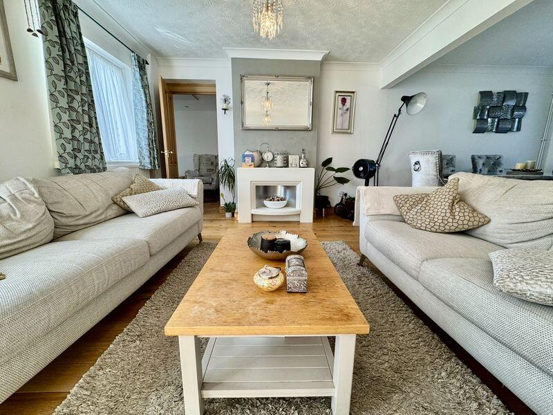 Willenhall Close, Luton photo 4