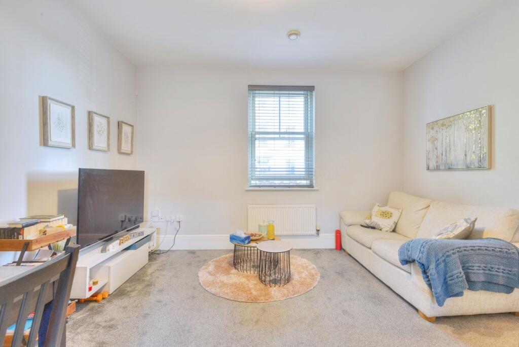 Apartment in Upton, St Crispin's - View 4
