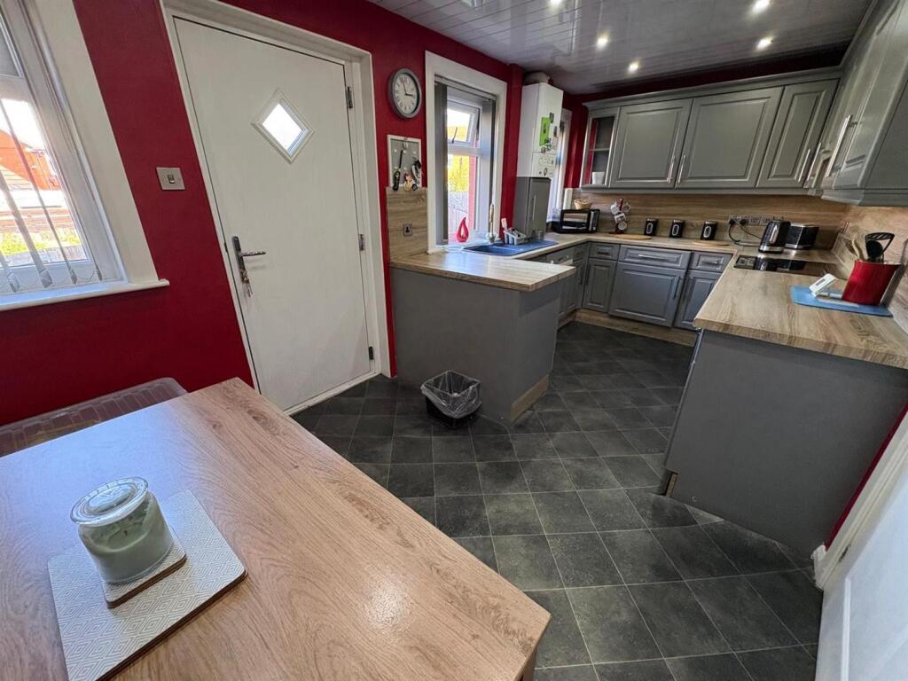 House in Halifax - View 5