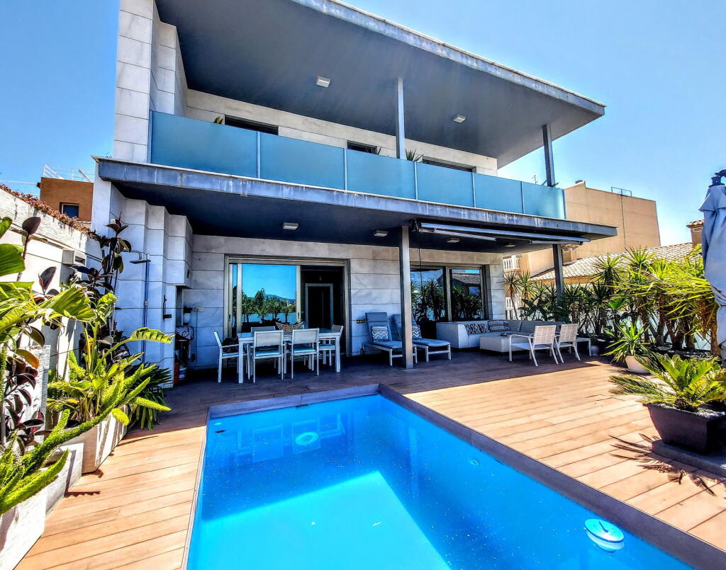 Main image of property: Valencia, Valencia, Montserrat