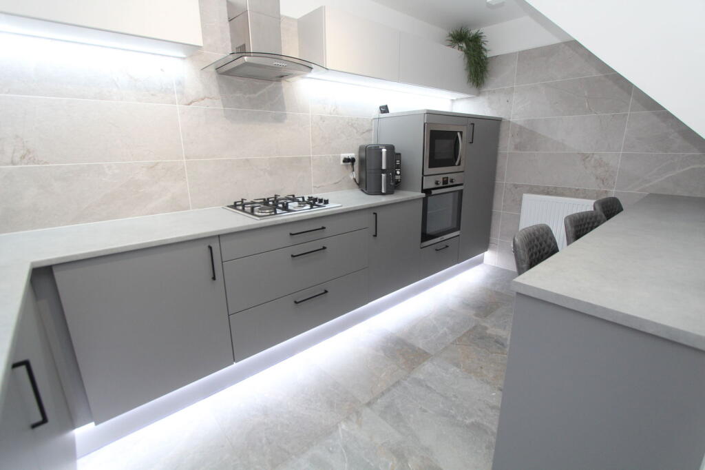 Morris Court, Brierley Hill, DY5 3QB photo 3