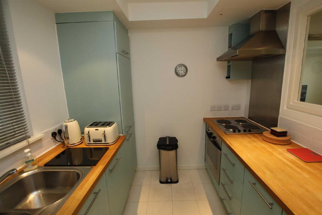 Apartment in Manchester, Gay Village, City Centre - View 2