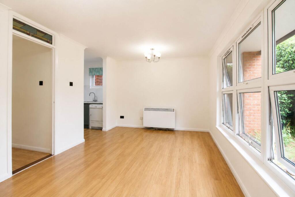 Apartment in Aylesbury, Buckinghamshire - View 3