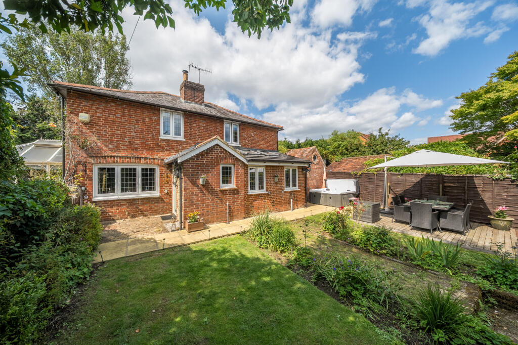 Main image of property: Lower Eashing Lane, Godalming, GU7
