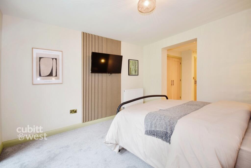 House in Fareham, Hampshire - View 2