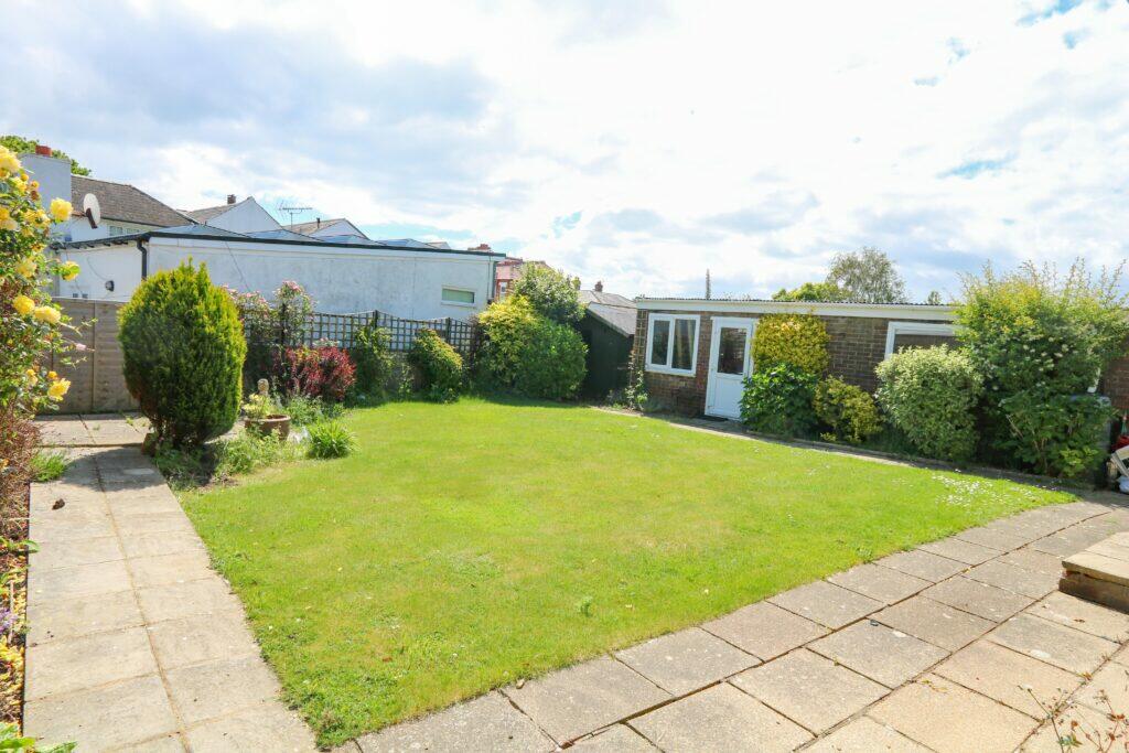 Garden Close, Hayling Island photo 4