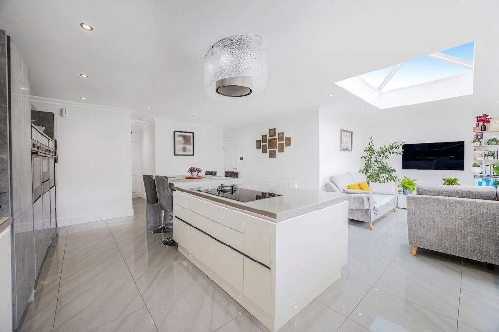 House in Rotherham, South Yorkshire - View 4